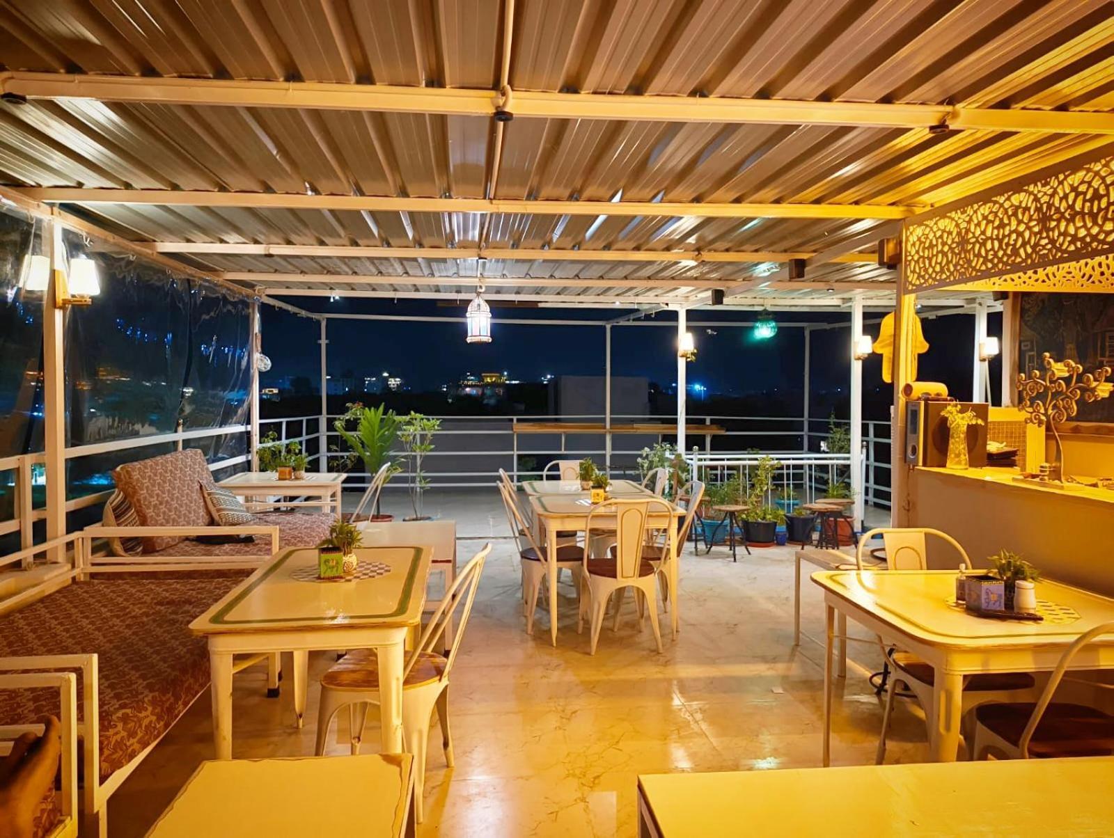 Rising Shemesh Home Stay Udaipur Ngoại thất bức ảnh