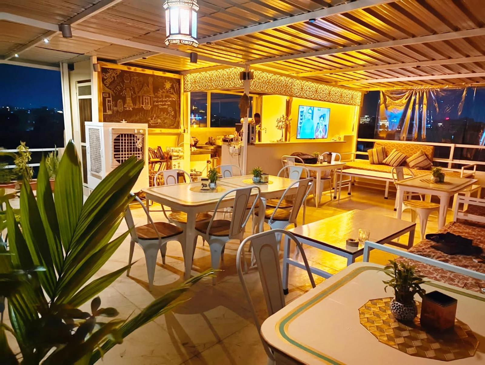 Rising Shemesh Home Stay Udaipur Ngoại thất bức ảnh