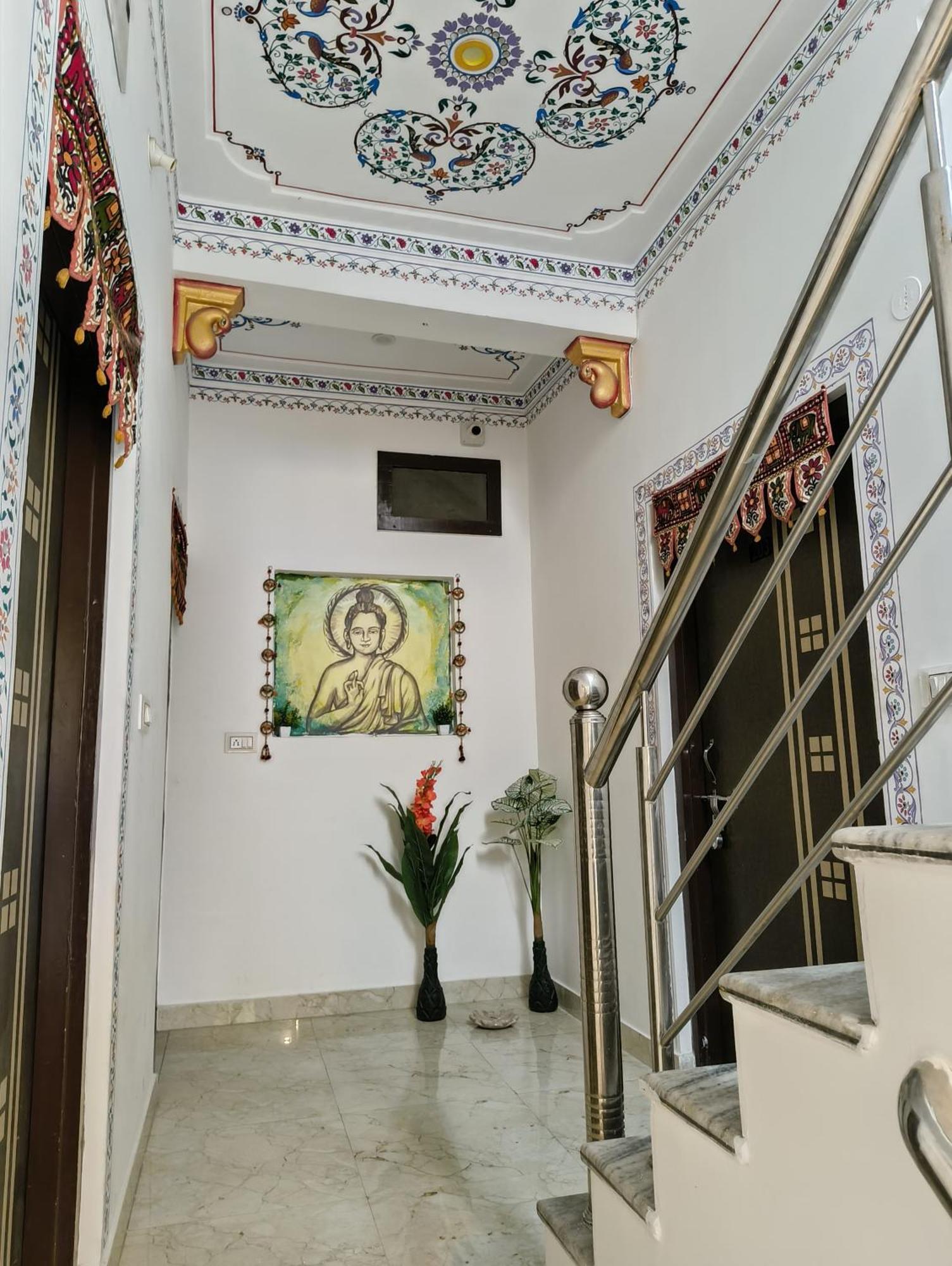 Rising Shemesh Home Stay Udaipur Ngoại thất bức ảnh