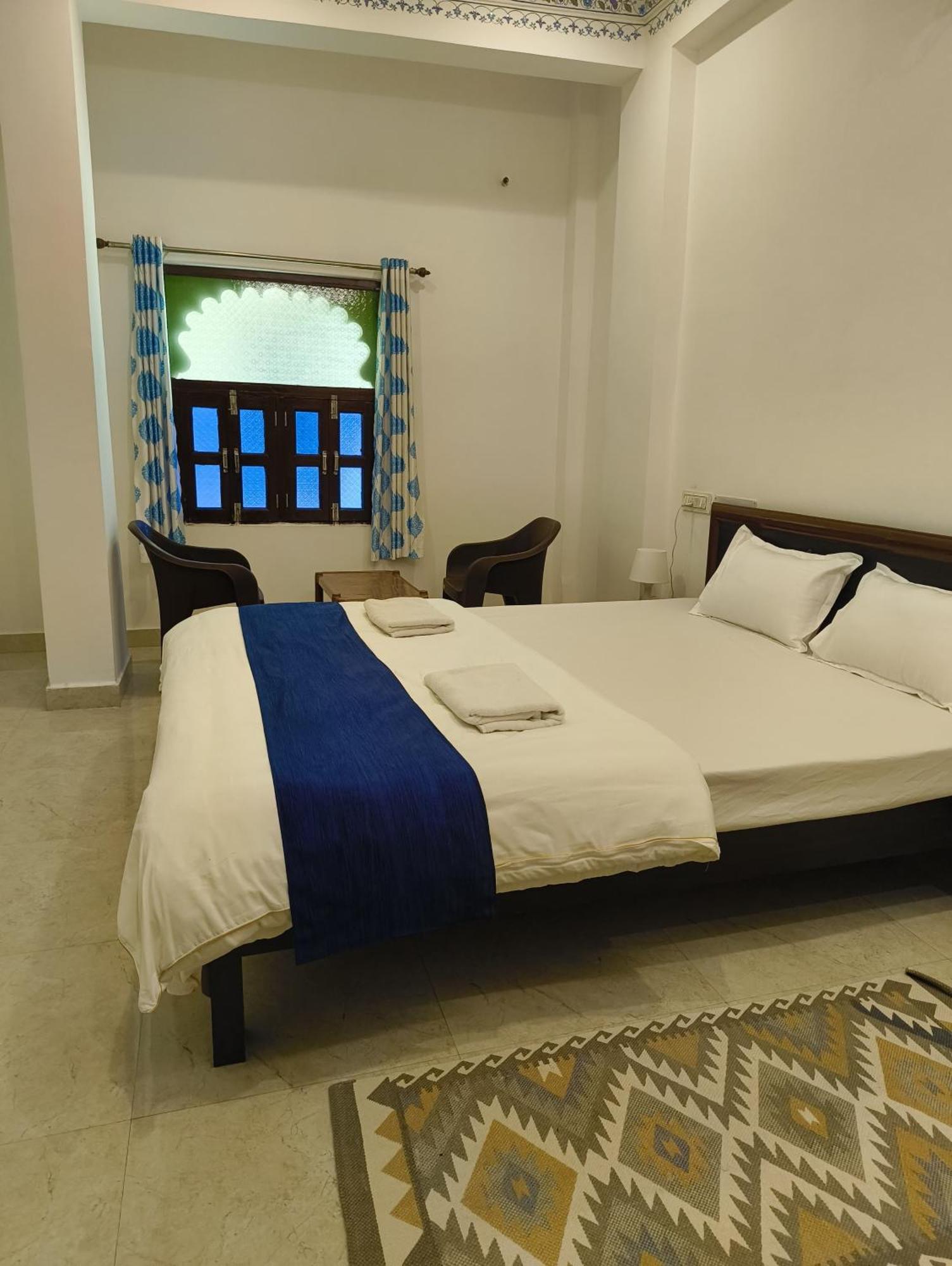 Rising Shemesh Home Stay Udaipur Ngoại thất bức ảnh