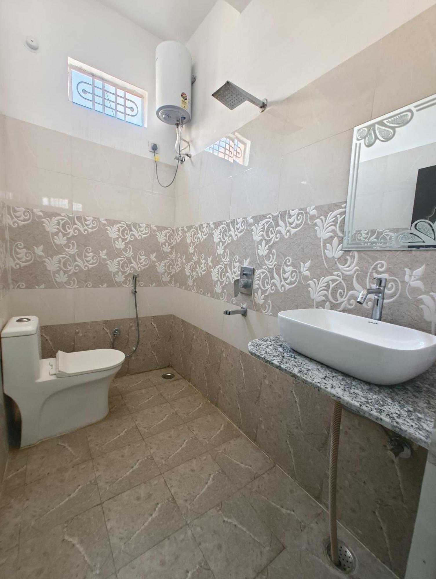 Rising Shemesh Home Stay Udaipur Ngoại thất bức ảnh