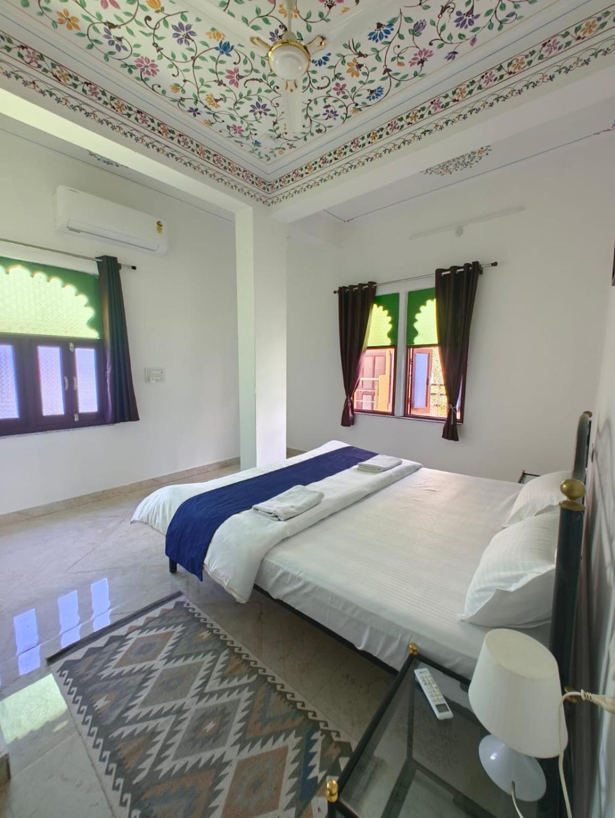 Rising Shemesh Home Stay Udaipur Ngoại thất bức ảnh