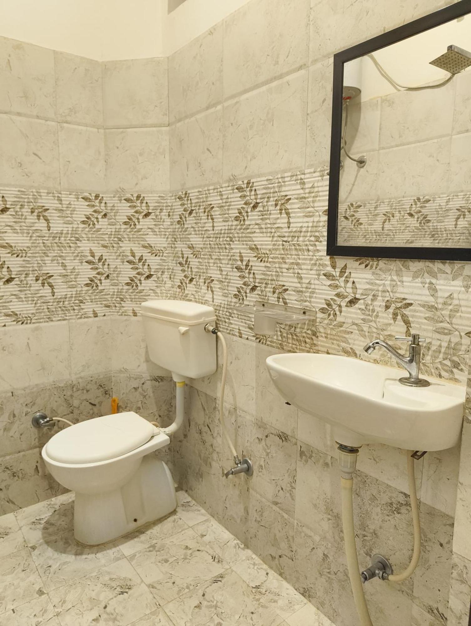 Rising Shemesh Home Stay Udaipur Ngoại thất bức ảnh